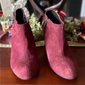 Elegant Burgundy Suede Ankle Boots 8 1/2 M Anne Klein